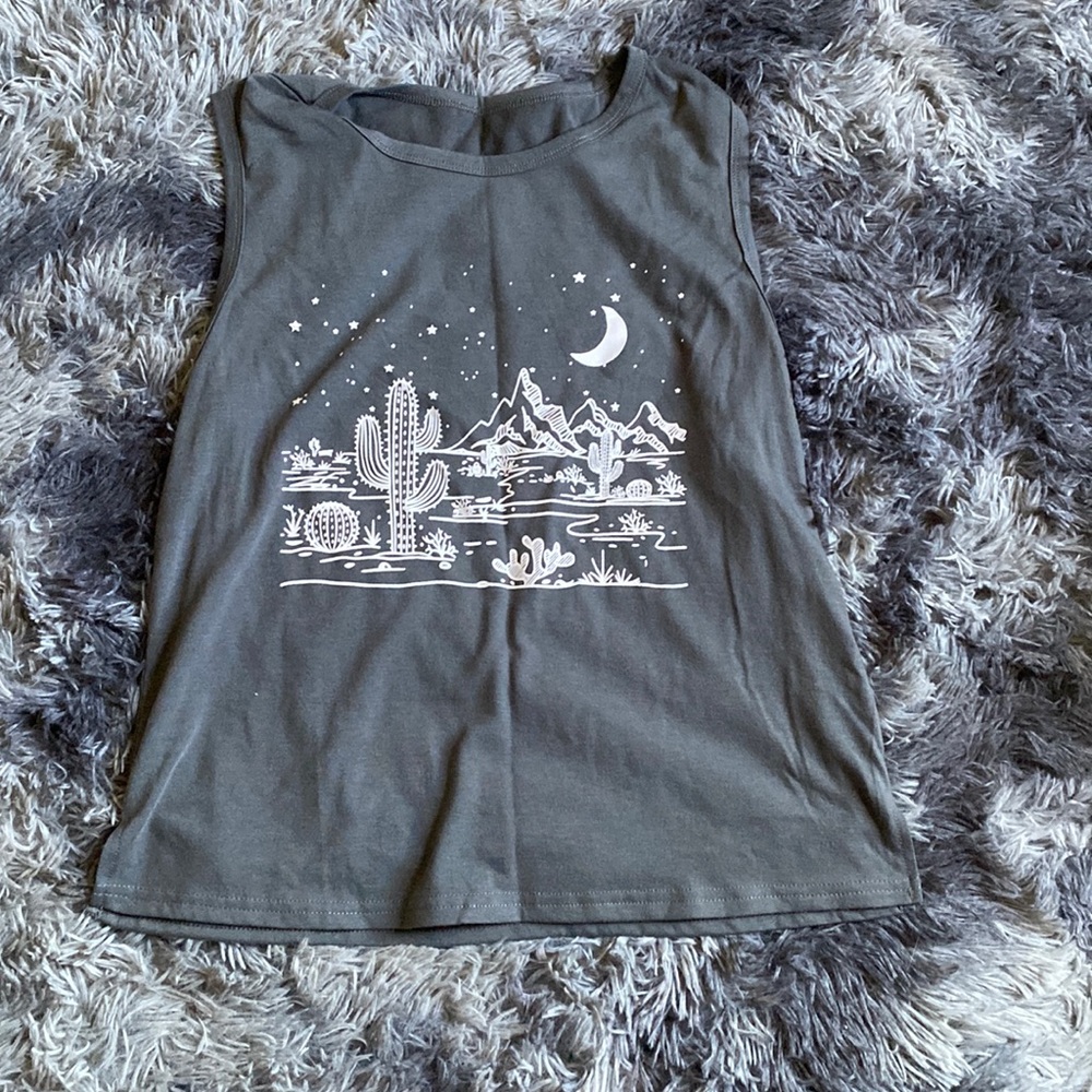 Graphic tank